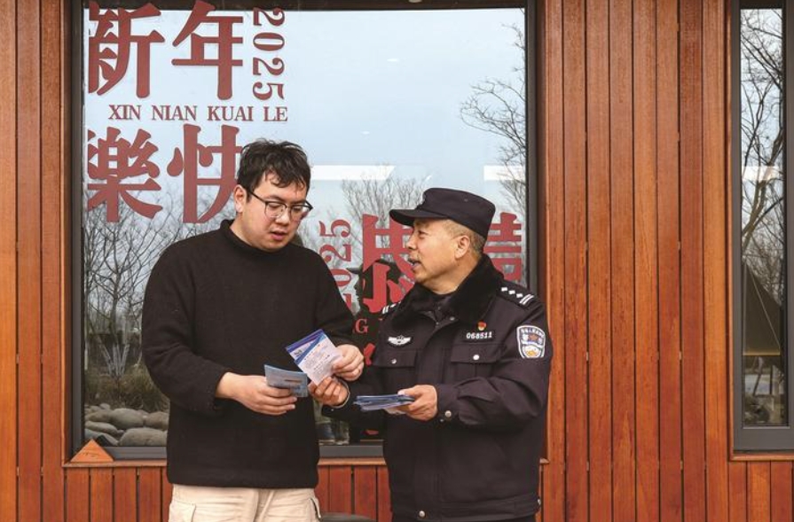“江那頭是家，這頭也是家” 春節(jié)閑不下來(lái)的守島警官用實(shí)際行動(dòng)守護(hù)一方安寧