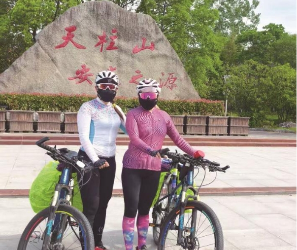 母女橫跨山海奔赴所愛 挑戰(zhàn)從如皋至拉薩共計(jì)4000多公里的騎行之路