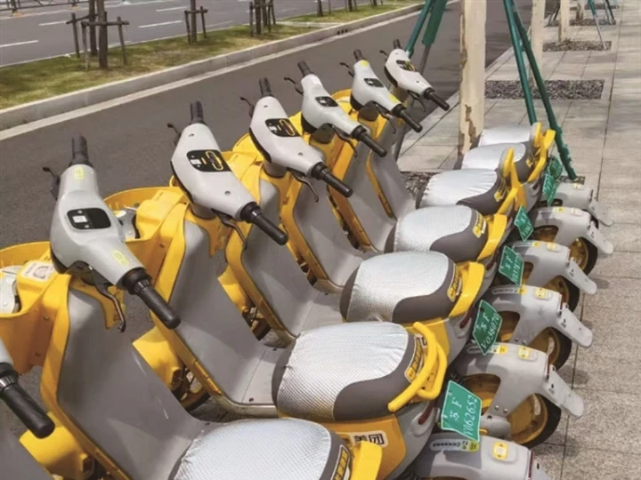 崇川：部分美團共享電單車換新坐墊