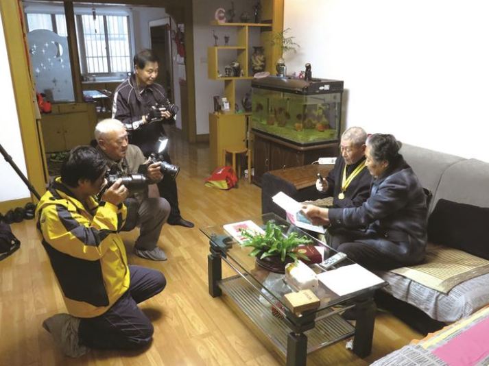 近50名攝影愛好者搶救性拍攝139位抗戰(zhàn)老兵影像——用光影定格江海烽火記憶