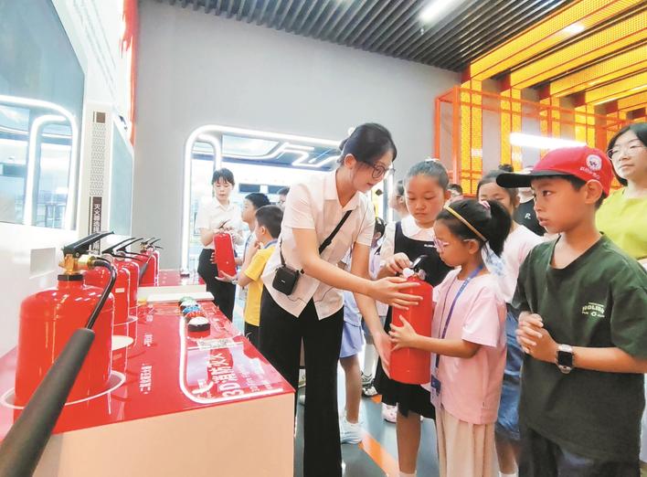 江海小記者探訪市安全警示教育體驗(yàn)中心