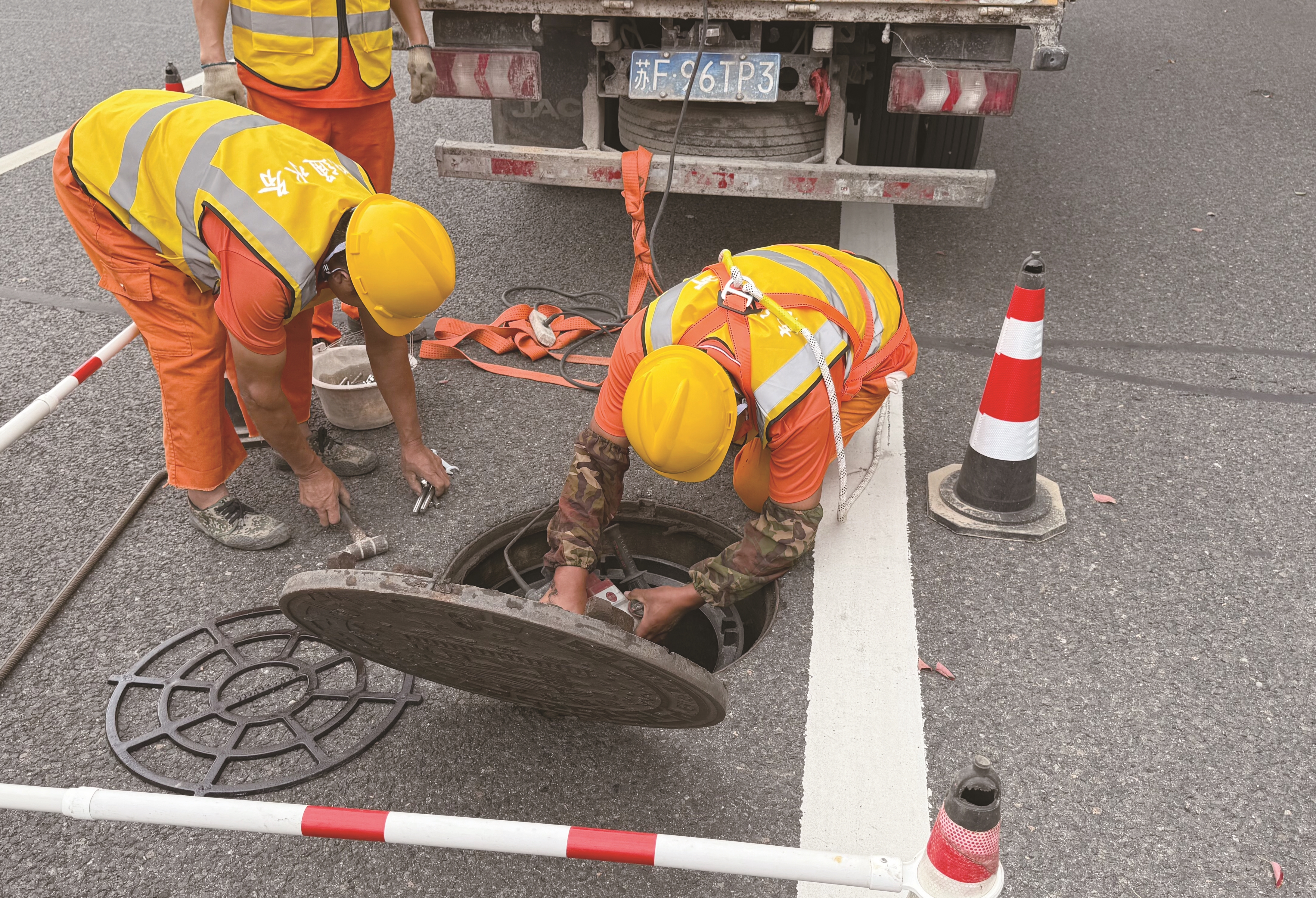 南通市今年再添3000套防墜裝置，守護(hù)“腳下安全”