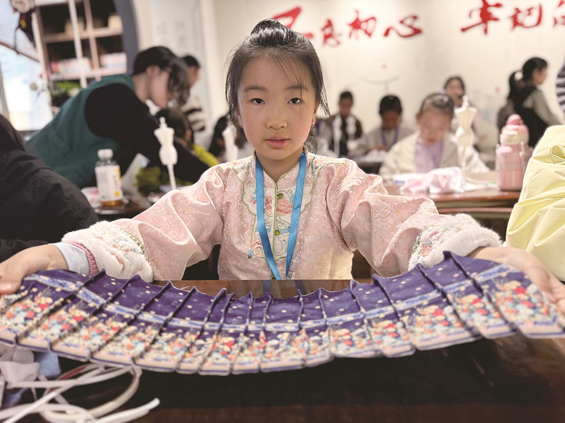 布韻漢風 指尖織夢丨江海小記者探秘布藝漢服文化